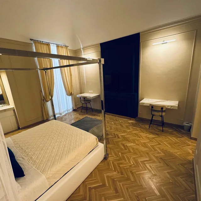 جناح جونيور بشرفة، Palazzo Bonomi 4/5