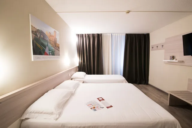 غرفة ثلاثية بسرير كوين وسرير فردي، Best Quality Hotel Politecnico 1/4