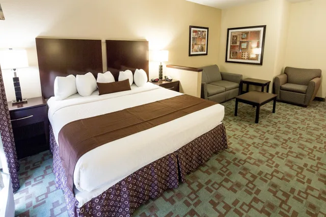 جناح بسرير كينج مع أريكة لذوي الإعاقة، Best Western Plus Eastgate Inn & Suites 2/5