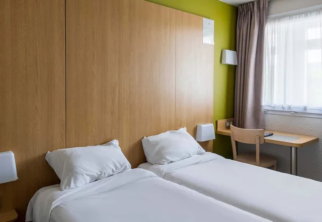 غرفة بسريرين منفصلين، B&B HOTEL Troyes Barberey 1/3