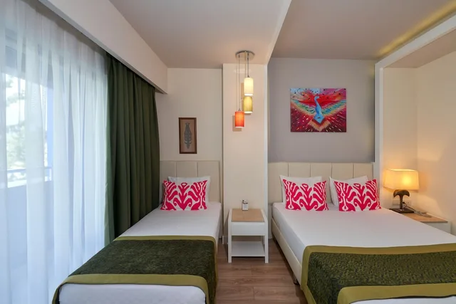 Room, Triple, 1 Double and 1 Single Bed, Land View، Orange County Alanya 3/5