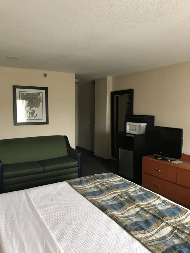 Mini, Suite, King Bed، Capital Plaza Hotel 3/6