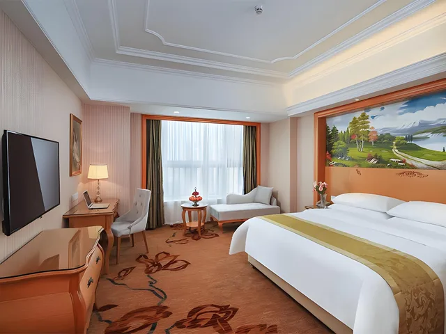 Deluxe, Twin Beds, Vienna International Hotel (Wuxi Huishan Yanqiao Metro Station) 1/1