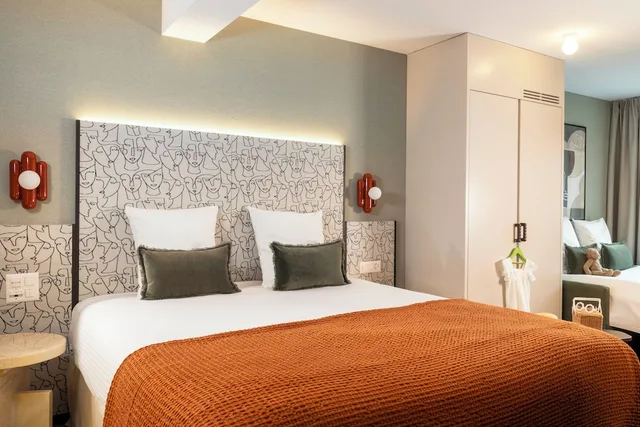غرفة ديلوكس عائلية بسرير كوين، Hotel D Basel 2/8