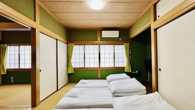 3 Bedrooms, House, 7 Futon Beds، Dormitory Sandanya Guesthouse 1/6