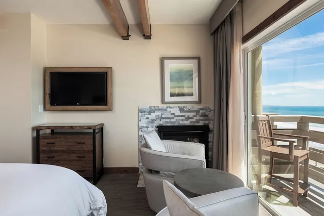 غرفة إليت قياسية بسرير كوين بإطلالة على البحر، Cypress Inn On Miramar Beach 5/7