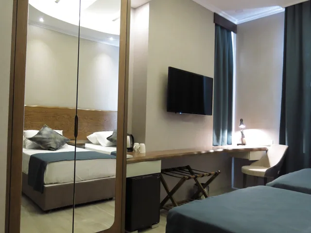 غرفة قياسية بسريرين منفصلين وسرير كينج، Galatahan Hotel 3/3