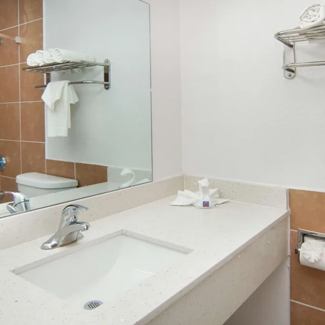 غرفة بسريرين كوين للمدخنين، Motel6 Lancaster, TX - DeSoto - Lancaster 8/8