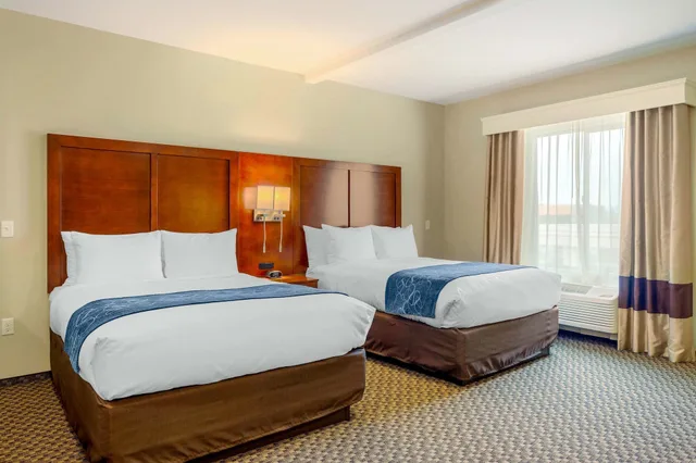 Room, Multiple Beds، Comfort Suites Burlington Near I-5 1/9