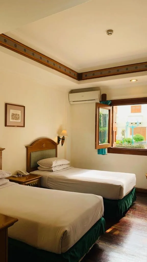 Deluxe, Double or Twin Bed, Pool Access، KRESNA HOTEL WONOSOBO 3/9