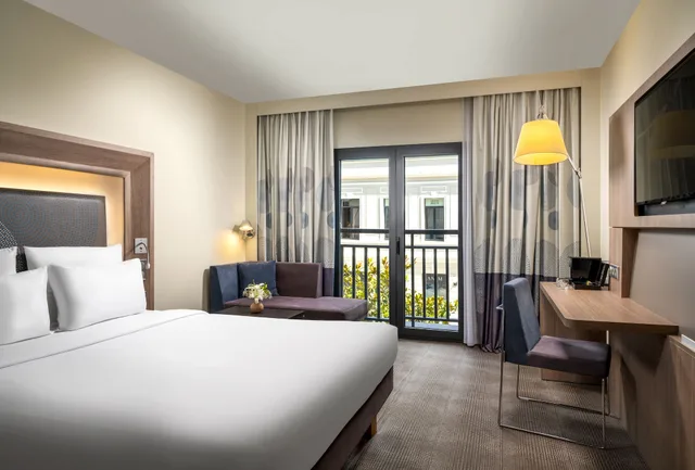 Executive, Queen Bed, Novotel Istanbul Bosphorus Hotel 4/10