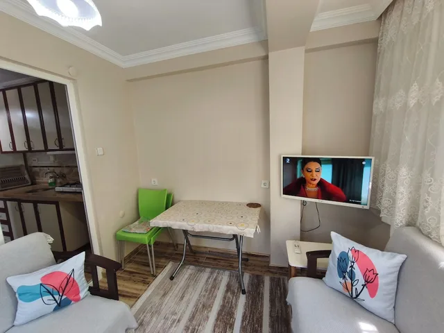 غرفة عائلية بثلاثة أسرّة مع أريكة، Saglik Apart Pansiyon 5/8