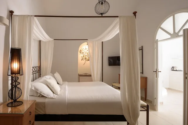 Superior, Apartment, Outdoor Jetted Tub، Kamares Apartments 2/5