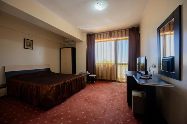 غرفة بسرير مزدوج بإطلالة على البحر، Hotel Coral 6/10