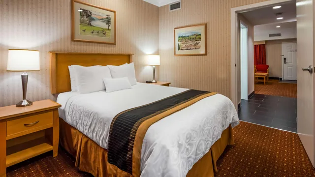 جناح بسرير كوين، Best Western Plus Kelowna Hotel and Suites 2/5