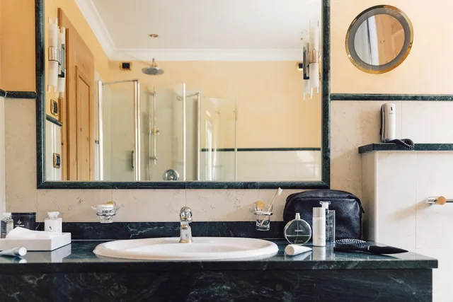 جناح بريميير بسرير كينج، Alpenpalace Luxury Hideaway & Spa Retreat 2/2