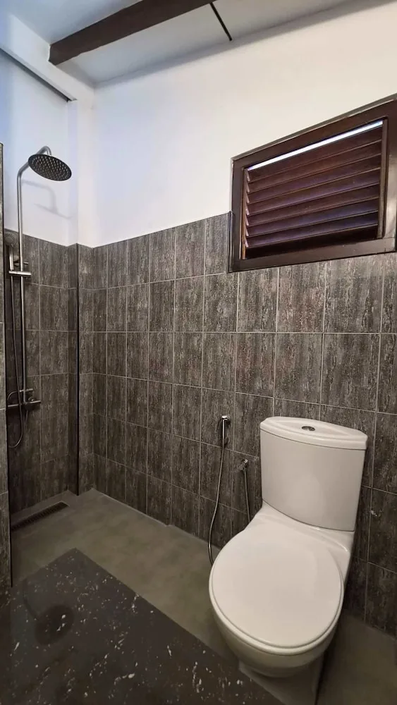 غرفة قياسية بسرير كينج، Riverside Cabanas 8/10