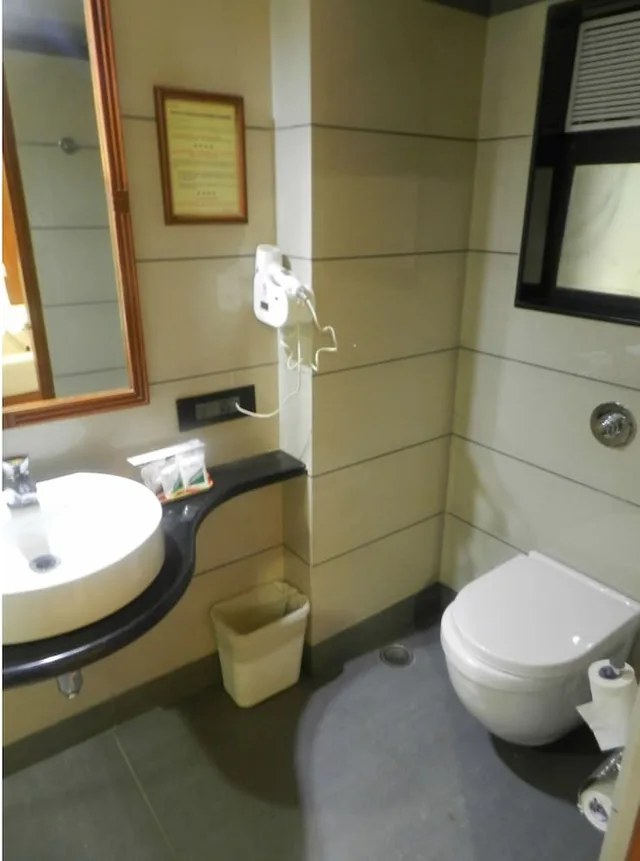 2 Bedrooms, Suite, 2 Queen Beds, Regenta Place The Emerald 10/10
