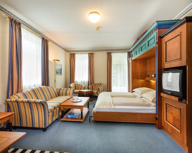 جناح بانورامي بسريرين مزدوجين بغرفتي نوم مع أريكة بمطبخ، Mondi Holiday Bellevue 2/4