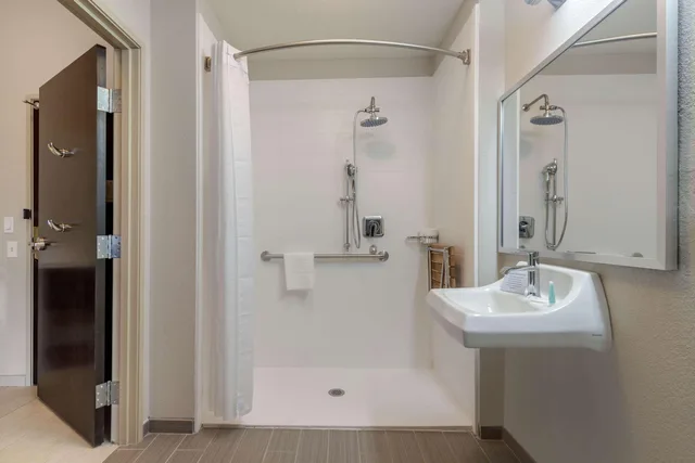 جناح بسرير كينج، MainStay Suites Bricktown near Medical Center 3/3