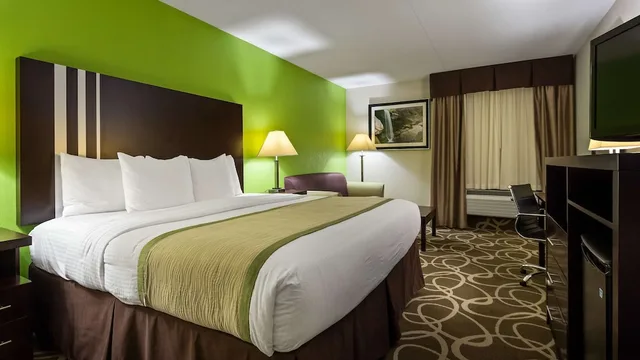 غرفة قياسية بسرير كينج للمدخنين لذوي الإعاقة، Best Western Lake Cumberland Inn 3/9
