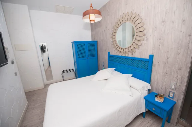 Standard, Double Bed, Posada Del Dragon 2/9