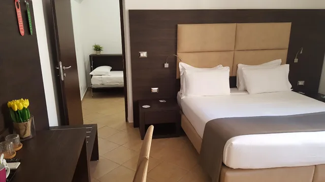 جناح جونيور، Una Finestra Su Monti 1/1