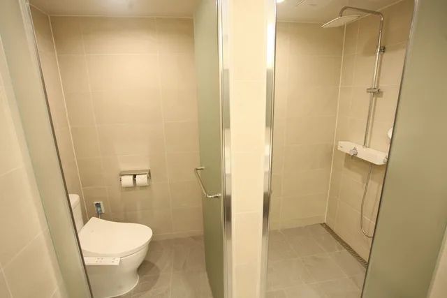 غرفة ديلوكس عائلية بسريرين منفصلين وسرير مزدوج وسريرين منفصلين، Hotel Skypark Daejeon I 4/6