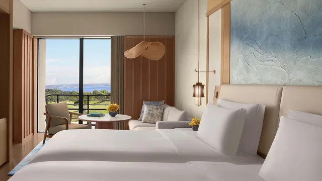 غرفة ديلوكس بسريرين مزدوجين بشرفة، The Ritz Carlton Okinawa 4/10