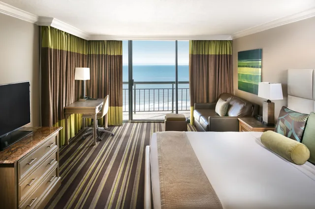 Executive, Suite, King Bed, Adult Only, Corner، The San Luis Resort Spa & Conference Center 4/10