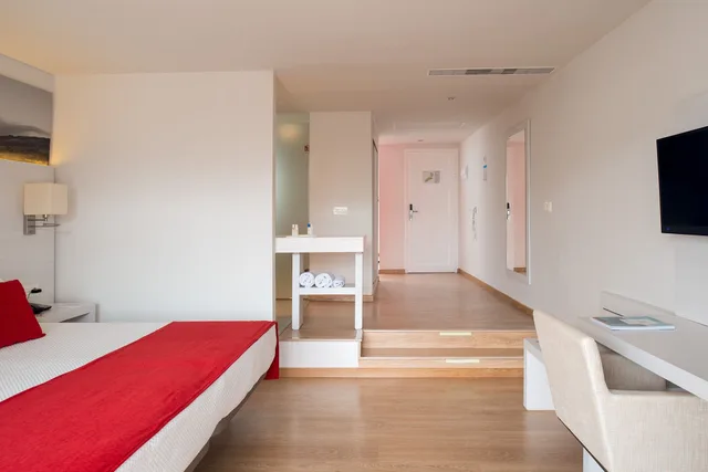 جناح جونيور بسرير كينج بشرفة مع أريكة، Aequora Lanzarote Suites 7/10