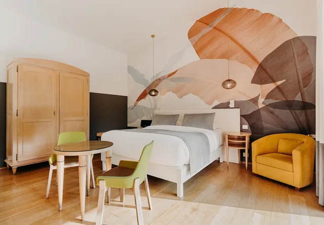 Room, King Bed, RELAIS DU SILENCE LES FRERES IBARBOURE - TABLE ET HOSTELLERIE 2/2