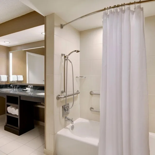 جناح تنفيذي بسرير كينج، Sheraton Suites Fort Lauderdale West 4/7