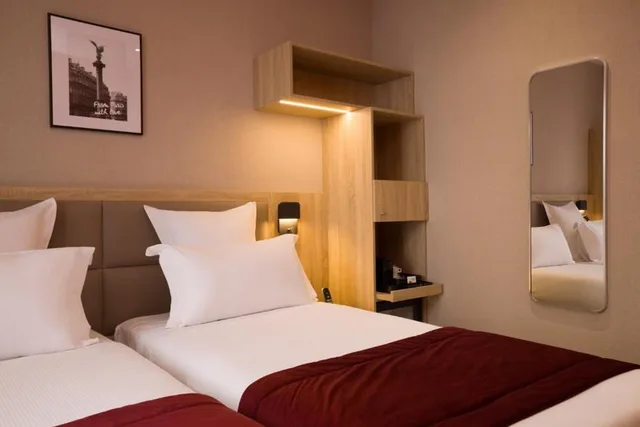 غرفة سوبيريور بسريرين منفصلين، HOTEL CHARLEMAGNE 3/6