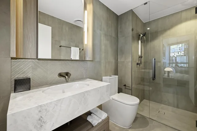 2 Bedrooms, Suite, 1 Queen and 1 Double Bed, Skyline View، Avani Living Queens Wharf Residences 6/9