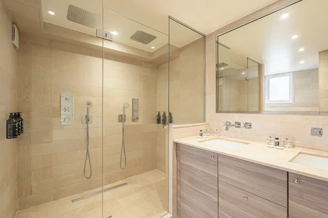 جناح سيغنتشر، Residence des Arts 5/6