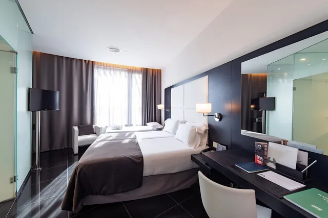 Classic, Triple, 1 Queen and 1 Single Bed, Porta Fira Hotel 1/2