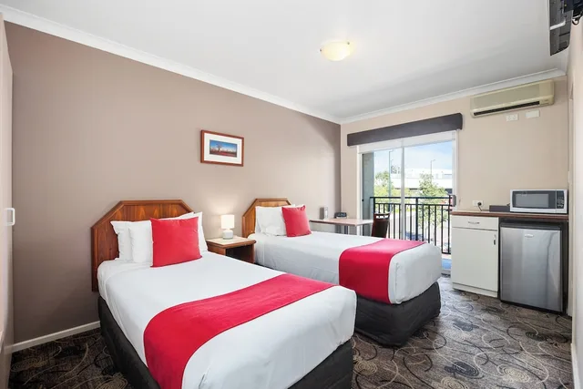 غرفة قياسية بسريرين منفصلين، Quality Hotel Bayswater 4/7