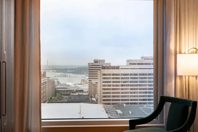 Studio, King Bed, Water View, Sofa، Sutton Place Hotel Halifax 6/6