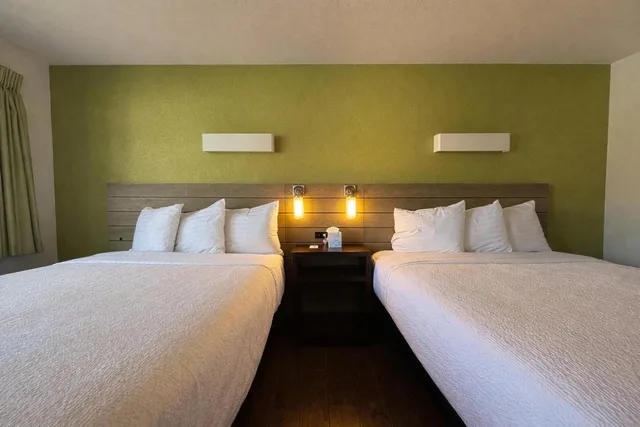 غرفة بسريرين كوين، Motel 6 Monterey Downtown 5/10