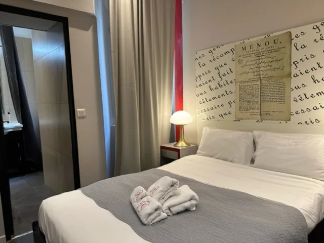 Standard, Double Bed, Hotel Les Voyageurs 1/2
