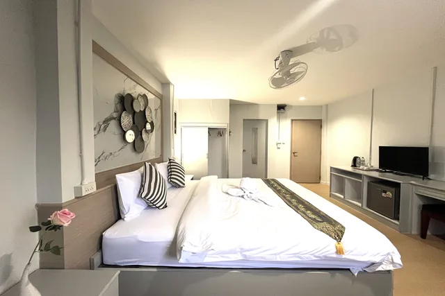غرفة تنفيذية بسرير كوين، Jomtien Wave Residence 1/3