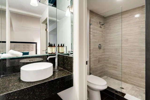 Room, 2 Queen Beds, Riviera Suites South Beach 7/10