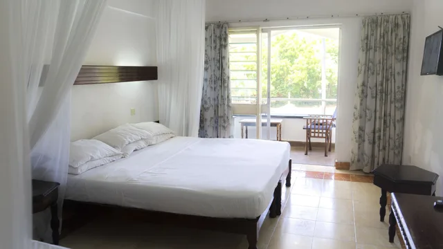 Standard, Twin Beds, Garden View, Reef Hotel Mombasa 2/3