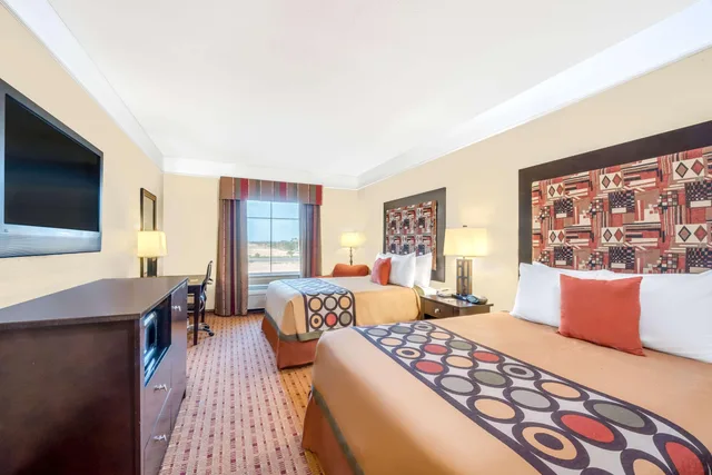 غرفة بسريرين كوين، Super 8 by Wyndham Hidalgo/McAllen Area 2/2
