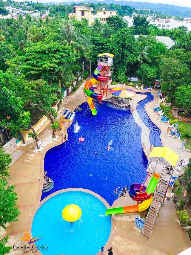 Room, Premier Wing، Paradise Garden Resort Hotel and Convention Center 1/1