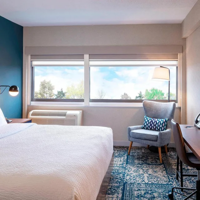 Guest Room, King Bed, Allergy Friendly، Four Points By Sheraton Norwood 4/7