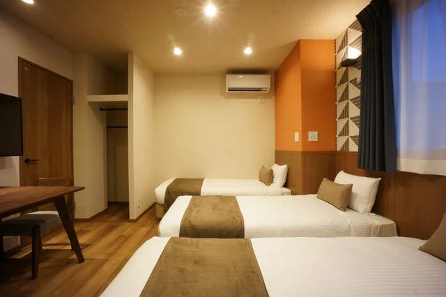 Room, Triple, 3 Beds, WIRES HOTEL James zaka 1/5