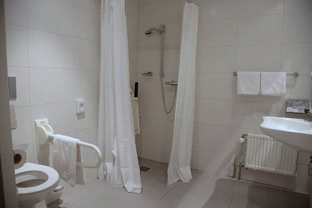 غرفة بسرير مزدوج لذوي الإعاقة، Fletcher Parkhotel Val Monte 3/4
