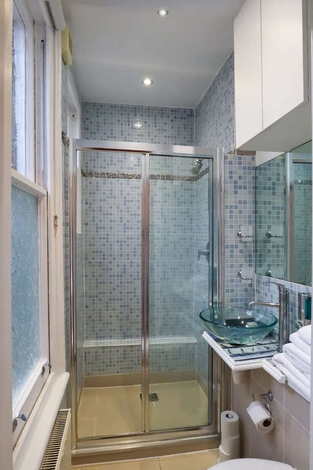 غرفة بسرير كينج، Primrose Guest House 6/6